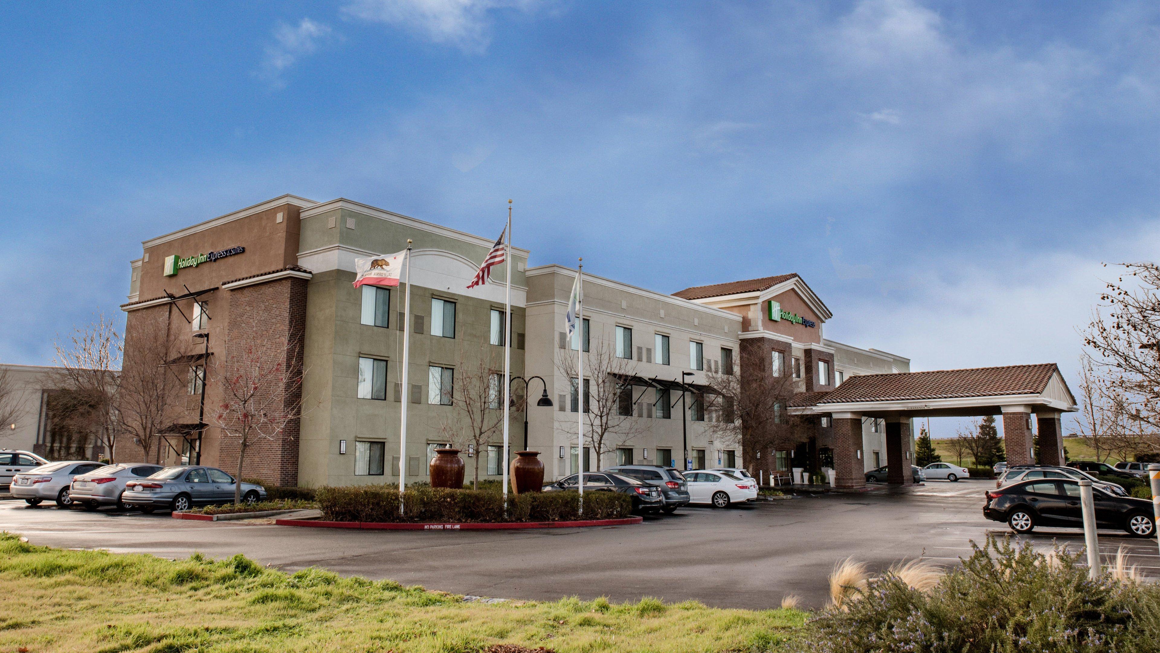 Holiday Inn Express Hotel & Suites Lincoln-Roseville Area, An Ihg Hotel Exterior photo